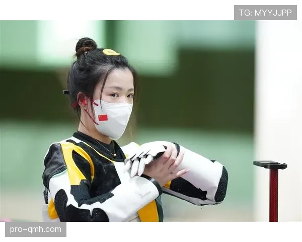 杨倩训练完顺手买了个包,这消费观真不像练射击的 杨倩训练完顺手买了个包,这消费观真不像练射击的